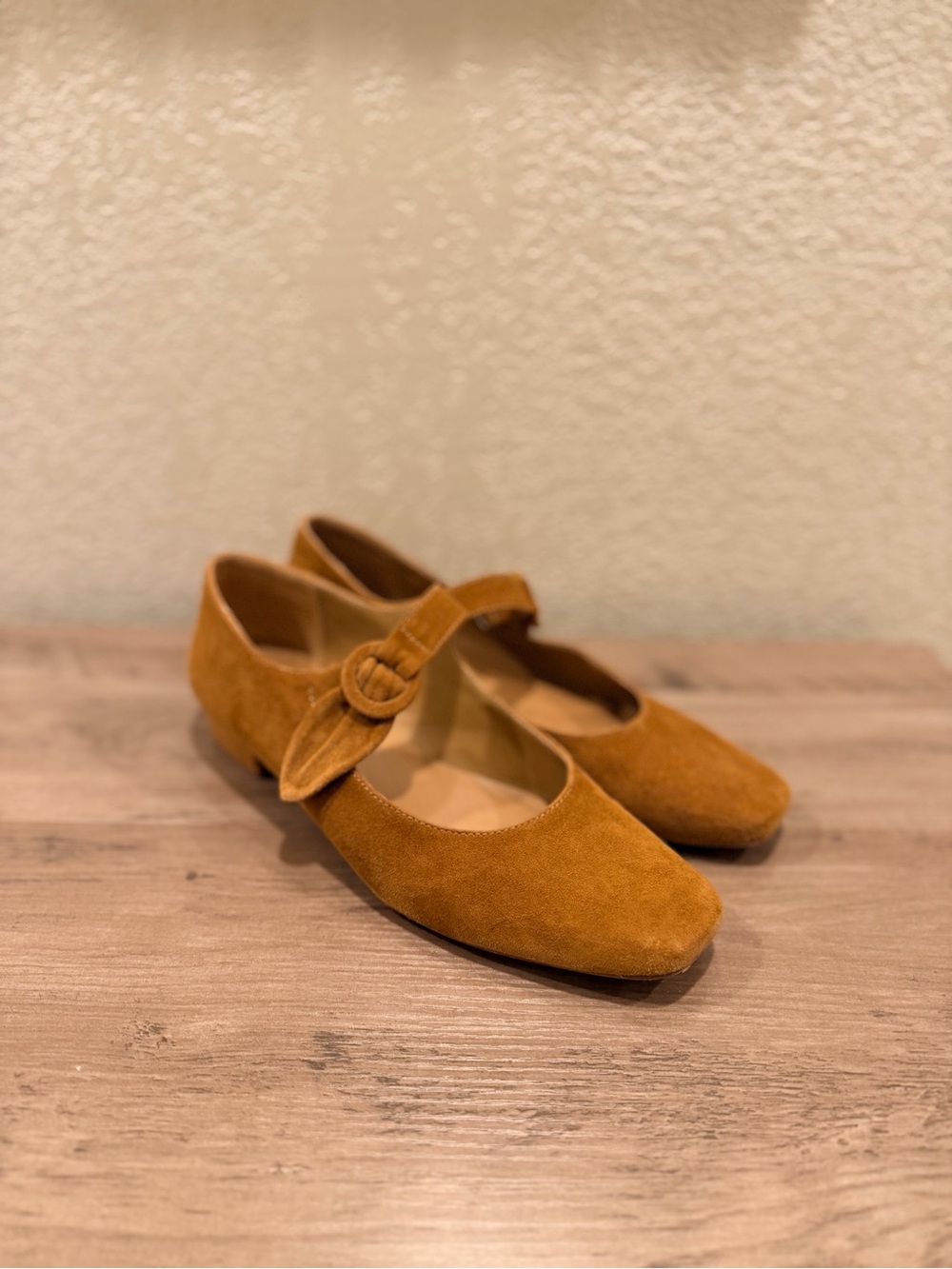 Doen Sailor Suede Blck Heel Mary Janes in Camel Size 37